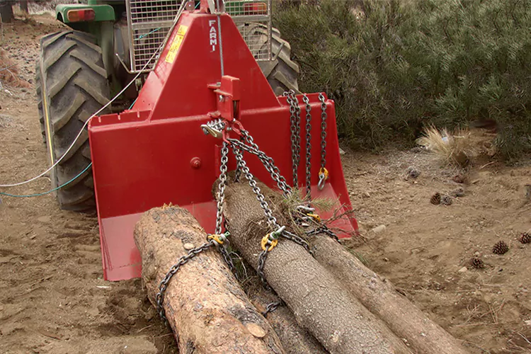 Traction chain of the forest farm