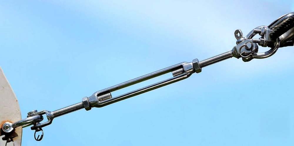 how to tighten cable with a turnbuckle