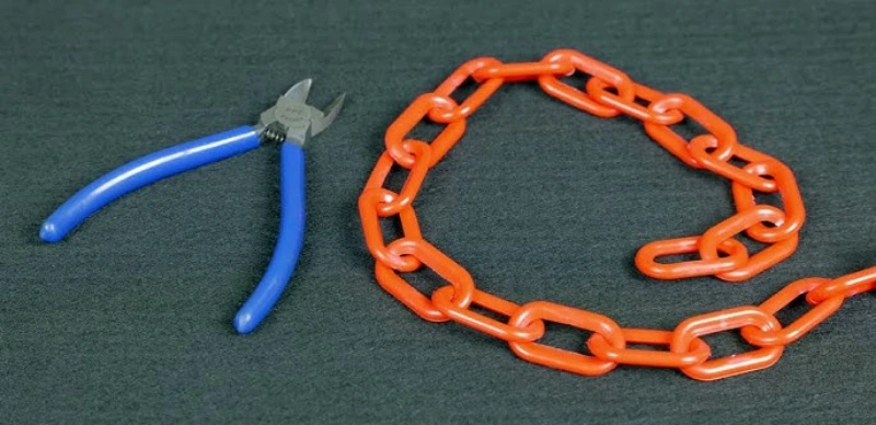 tools for cutting plastic chain