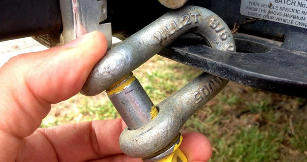 d shackle usage and safety