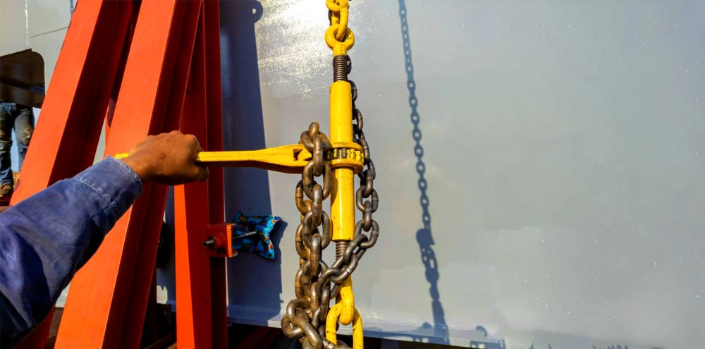 how to attach the chain to the binder