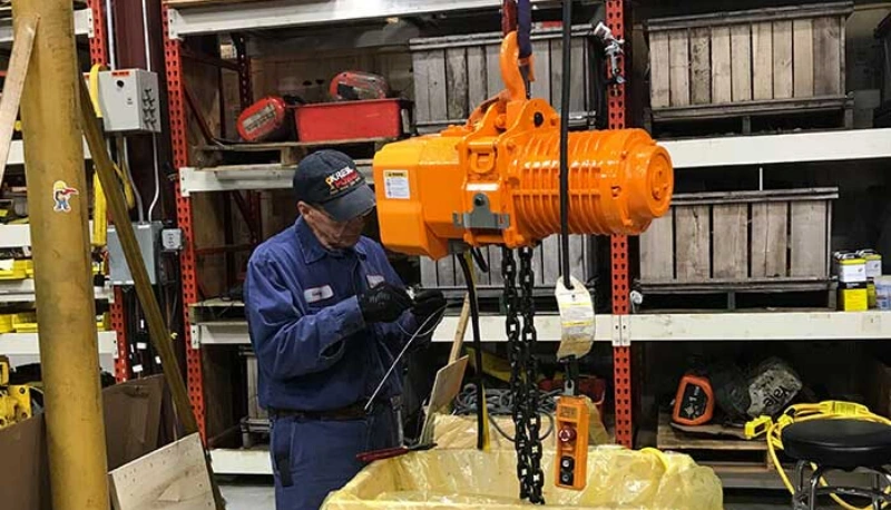 choose and inspect an electric chain hoist