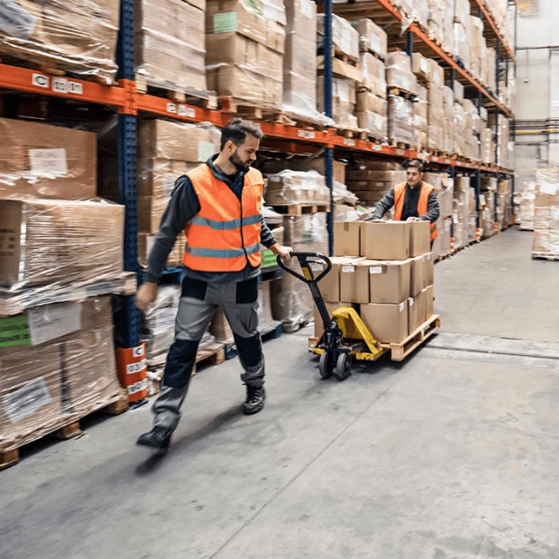 how does a pallet truck work