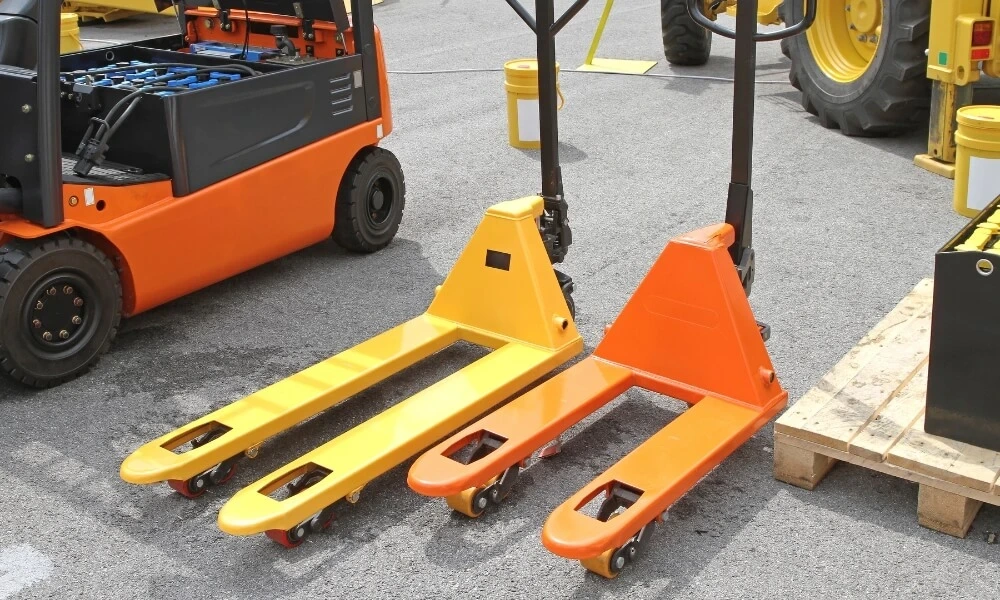 proper storage pallet truck
