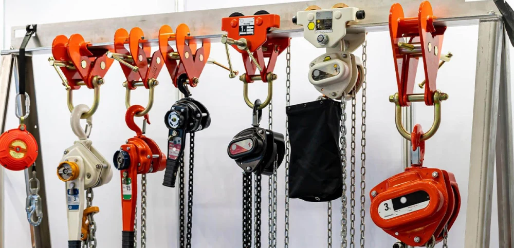 choosing the right chain hoist by powerful machinery