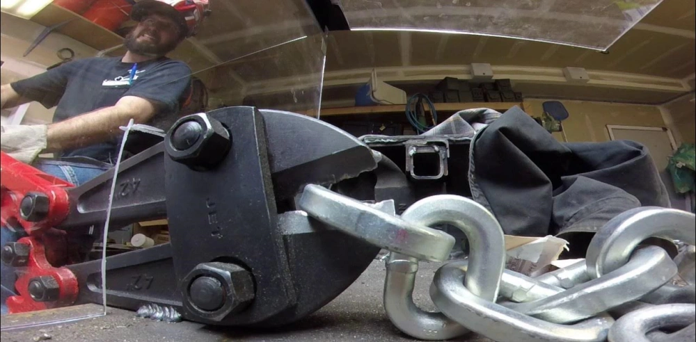 cutting heavy duty chain