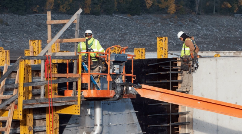 construction snap hook uses