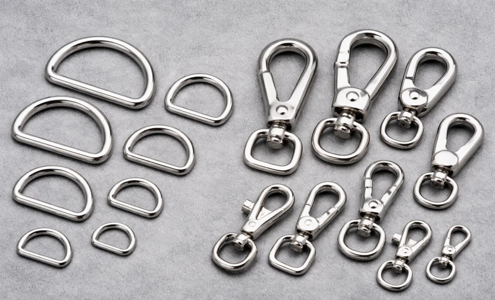 d rings and snap hooks