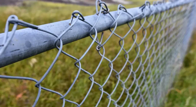 how to tighten a fence with a come along