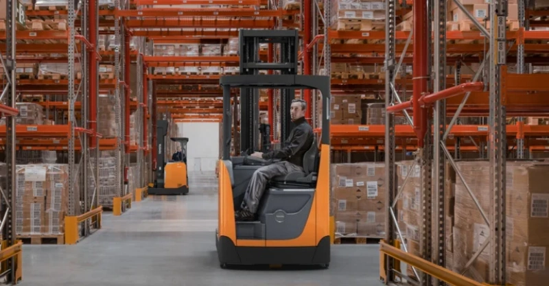what is a reach truck