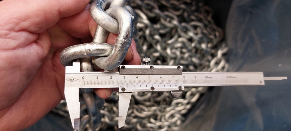 how to measure tow chain size