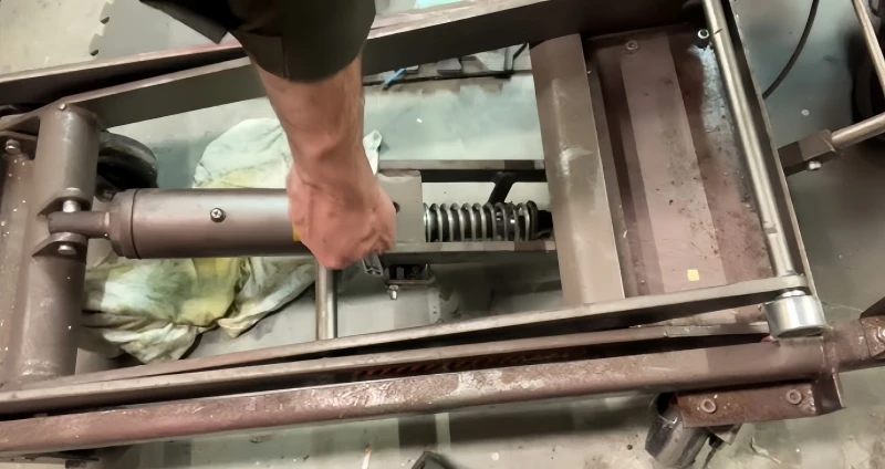 hydraulic lift repair and troubleshooting strategies