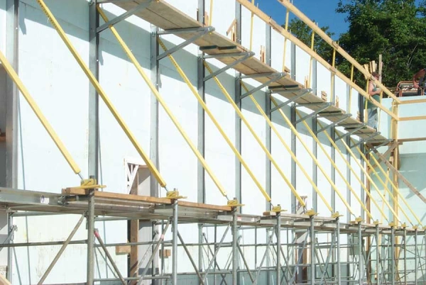 turnbuckles for construction bracing